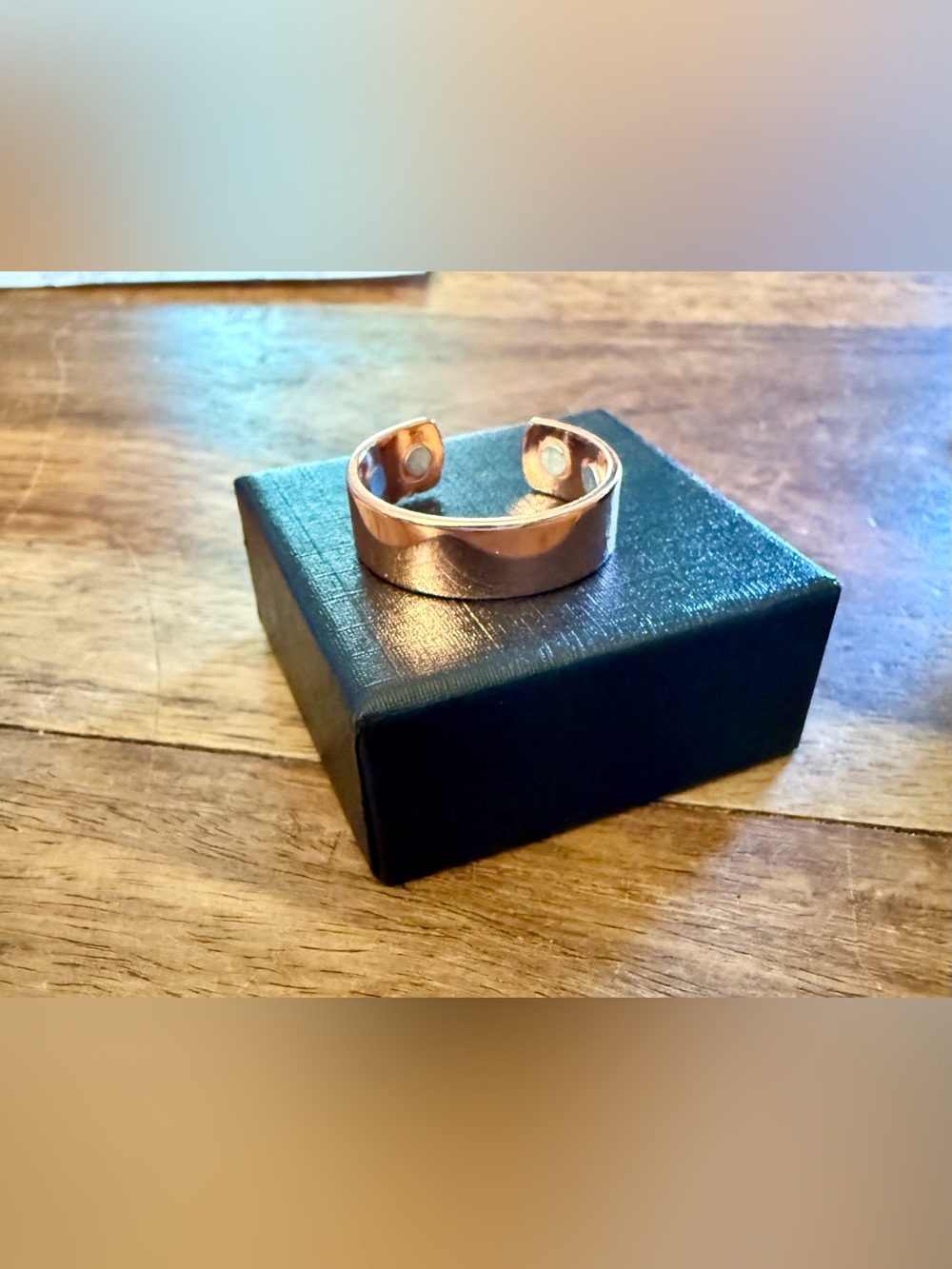 New, 2 Auvulis Vitality Acupressure Magnetic Migraine Rings, Gunmetal & Rose - Picture 2 of 12